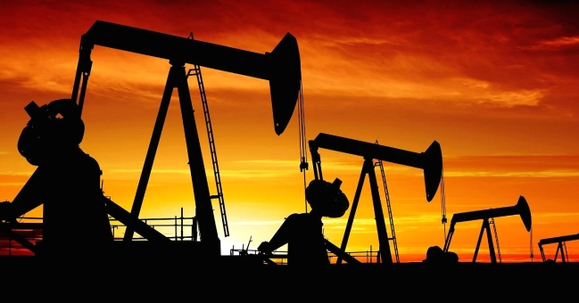 Giá dầu tăng phi mã dù Ả Rập Saudi hứa tăng nguồn cung